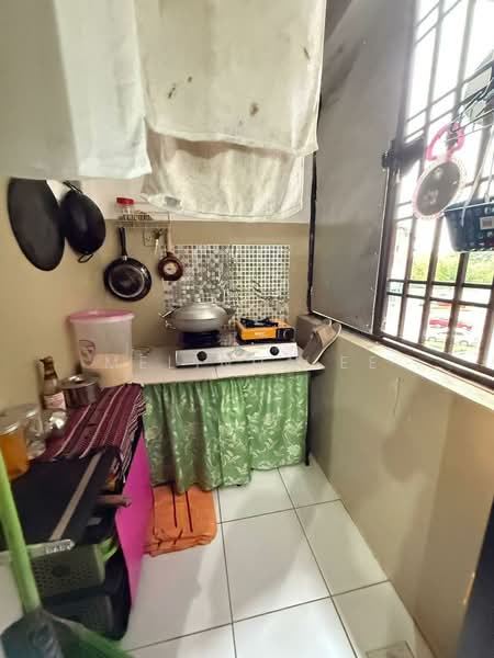 Apartment for Sale at Sri Putra Apartment - Melinda Ee - Kitchen - PropertyGuru.com.my