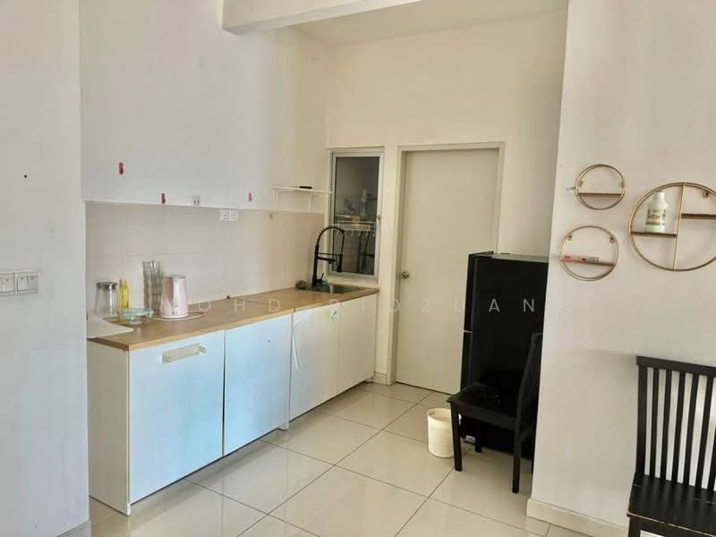 Servis Apartment untuk Dijual di Savanna Executive Suite @ Southville City - Mohd Ridzuan - Kitchen - PropertyGuru.com.my