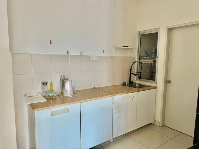 Servis Apartment untuk Dijual di Savanna Executive Suite @ Southville City - Mohd Ridzuan - Kitchen - PropertyGuru.com.my