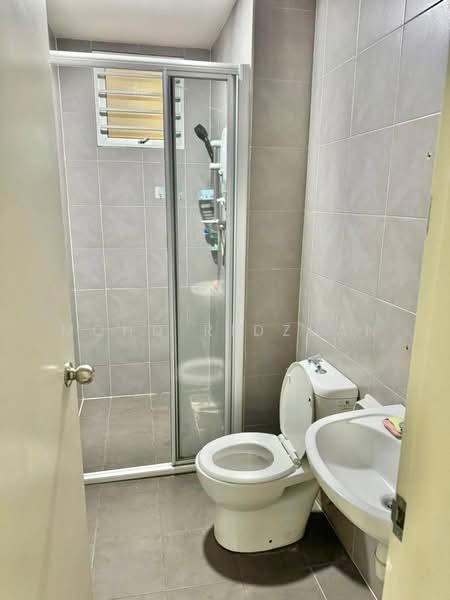 Servis Apartment untuk Dijual di Savanna Executive Suite @ Southville City - Mohd Ridzuan - Bathroom - PropertyGuru.com.my