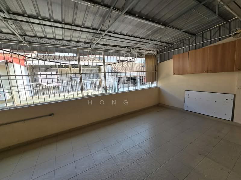 Rumah Teres untuk Dijual di Island Glades (Jelutong) - Hong . - Balcony - PropertyGuru.com.my