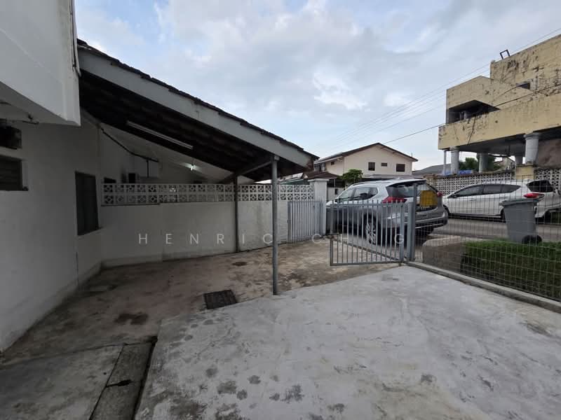 Rumah Teres 2 Tingkat untuk Dijual di Johor Bahru (Johor) - Henric Chng - Exterior - PropertyGuru.com.my
