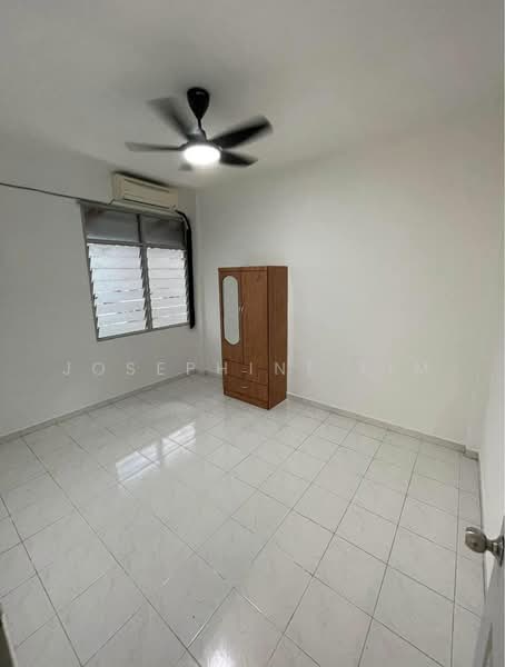 Rumah Flat untuk Disewa di Taman Terubong Jaya - Josephine Lim - Bedroom - PropertyGuru.com.my