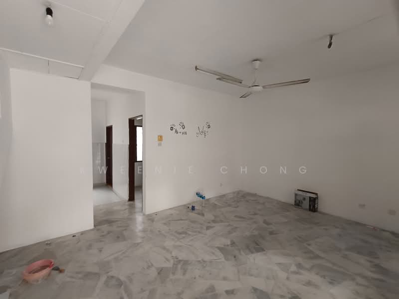Rumah Teres 2 Tingkat untuk Dijual di Taman Mega Jaya (Ampang) - Kweenie Chong - Living Room - PropertyGuru.com.my