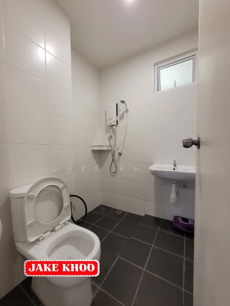 Condominium for Sale at SummerSkye Residences - Jake Khoo - Bathroom - PropertyGuru.com.my