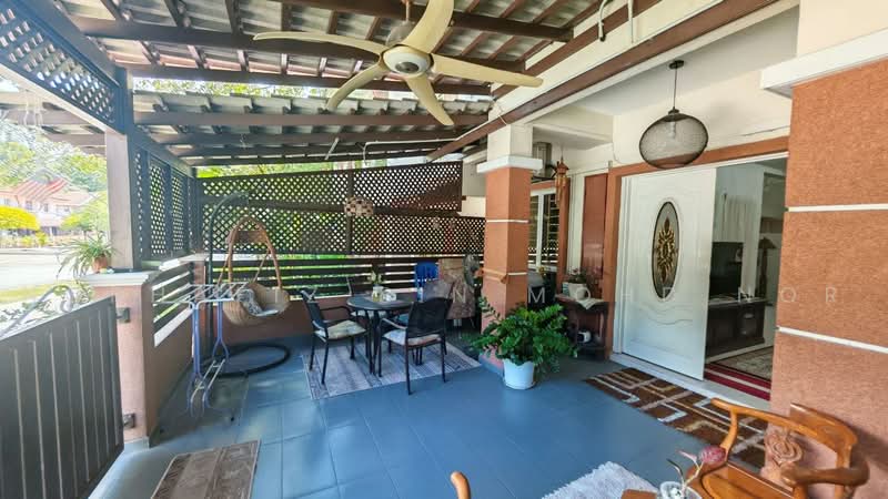 Apartment for Sale at Precinct 9 - Norhafiz Bin Mohd Nor - Balcony - PropertyGuru.com.my