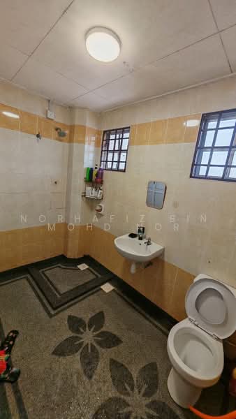 Apartment for Sale at Precinct 9 - Norhafiz Bin Mohd Nor - Bathroom - PropertyGuru.com.my