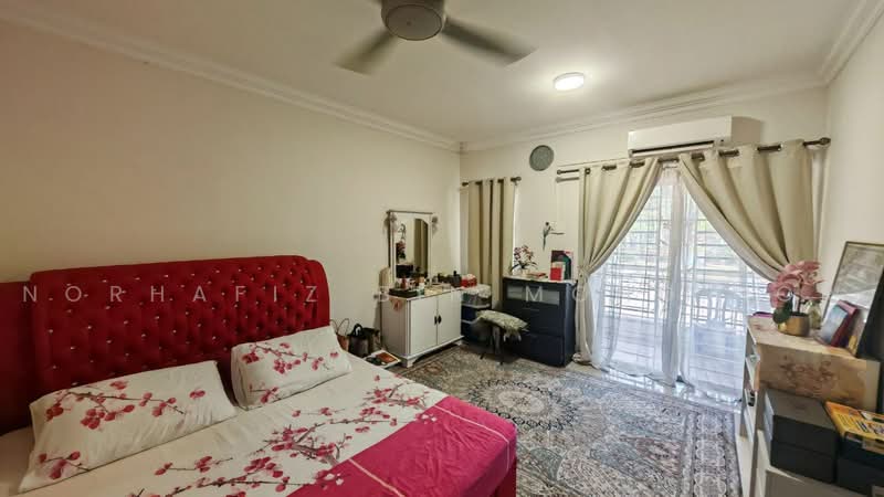 Apartment for Sale at Precinct 9 - Norhafiz Bin Mohd Nor - Bedroom - PropertyGuru.com.my