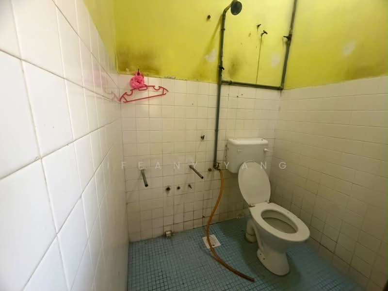 Rumah Teres 1 Tingkat untuk Dijual di Taman Bersatu (Rawang) - Tiffany Yang - Bathroom - PropertyGuru.com.my