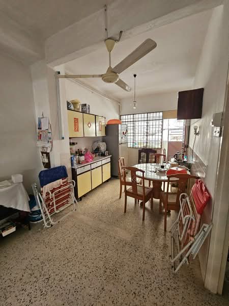 2-storey Terraced House for Sale in Island Park (Jelutong) - Hong . - Kitchen - PropertyGuru.com.my