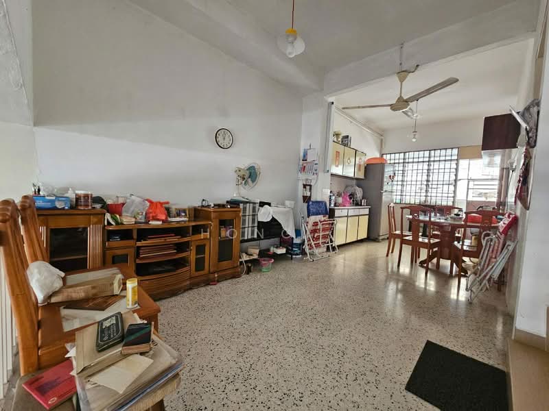 2-storey Terraced House for Sale in Island Park (Jelutong) - Hong . - Living Room - PropertyGuru.com.my