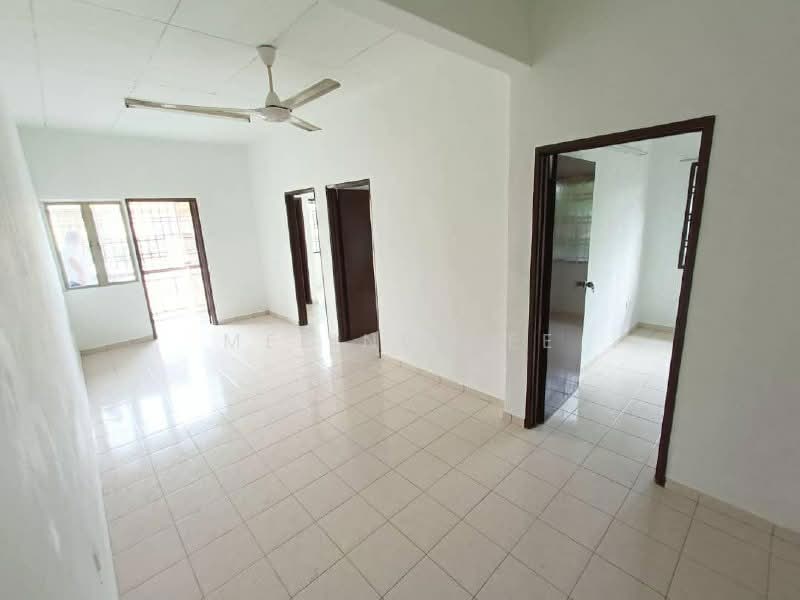 Apartment for Sale at Taman Cahaya Kota Puteri - Melinda Ee - Living Room - PropertyGuru.com.my