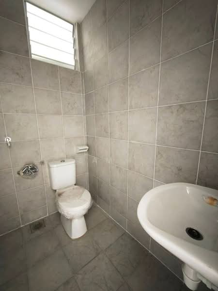 Shop for Sale in Taman Ipoh Timur (Ipoh) - Sam . - Bathroom - PropertyGuru.com.my
