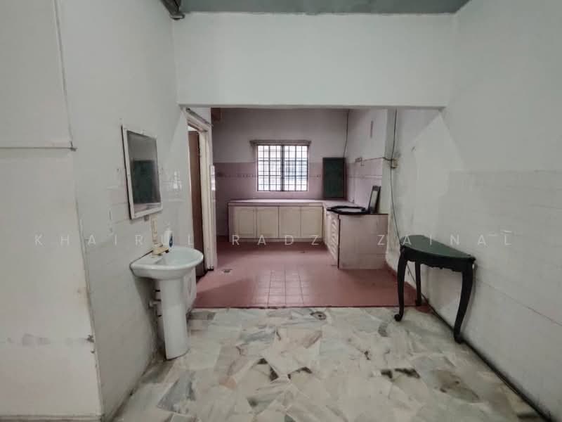 Rumah Teres 2 Tingkat untuk Dijual di Taman Sri Andalas (Klang) - Khairul Radzi Zainal - Kitchen - PropertyGuru.com.my