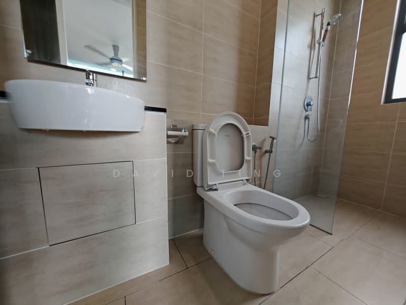 3-storey Terraced House for Sale in Lake Fields (Sungai Besi) - David Ting - Bathroom - PropertyGuru.com.my