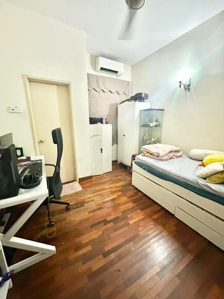 Semi-Detached House for Sale in Kemuning Utama (Shah Alam) - Norhafiz Bin Mohd Nor - Bedroom - PropertyGuru.com.my