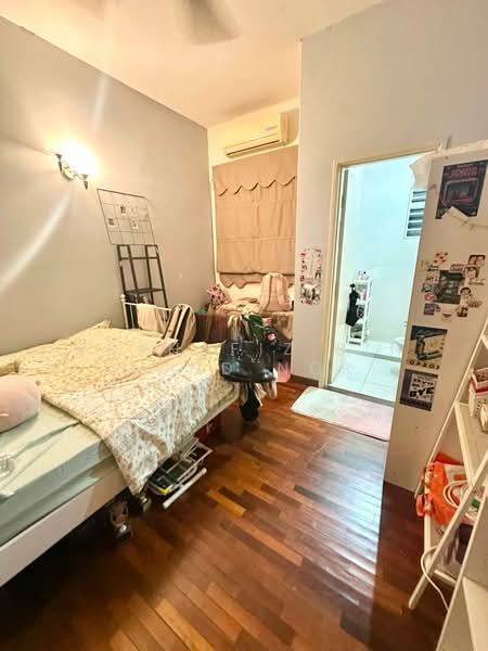 Semi-Detached House for Sale in Kemuning Utama (Shah Alam) - Norhafiz Bin Mohd Nor - Bedroom - PropertyGuru.com.my