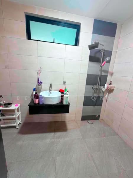 Servis Apartment untuk Dijual di Molek Regency - Benson Chong - Bathroom - PropertyGuru.com.my