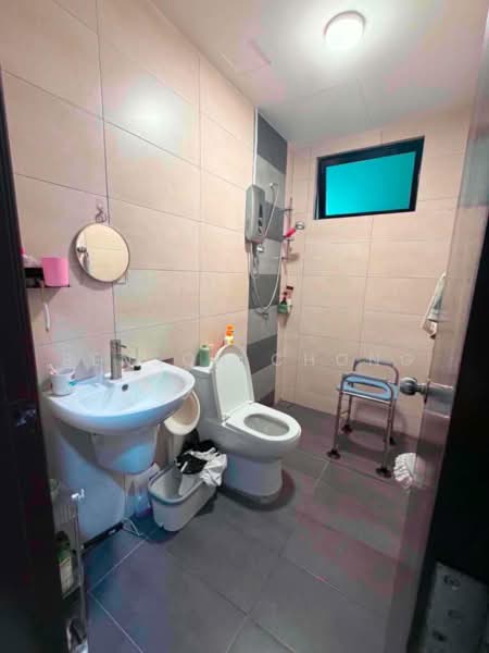 Servis Apartment untuk Dijual di Molek Regency - Benson Chong - Bathroom - PropertyGuru.com.my