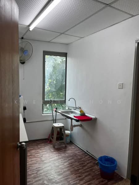Office for Rent in Taman Maluri (Cheras) - Kweenie Chong - Kitchen - PropertyGuru.com.my