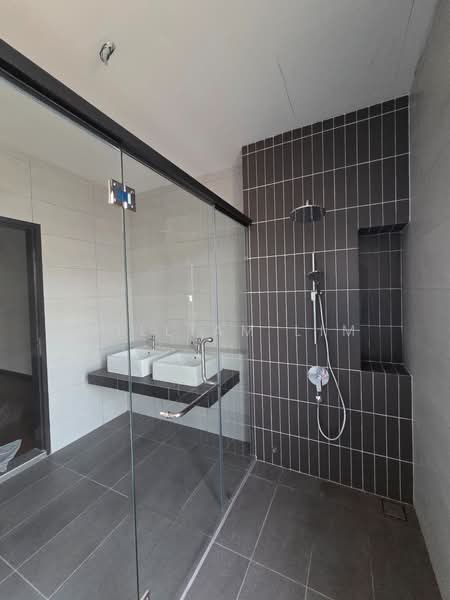 Semi-Detached House for Rent in Bandar Kinrara Seksyen 1 (Bandar Kinrara) - William Lim - Bathroom - PropertyGuru.com.my
