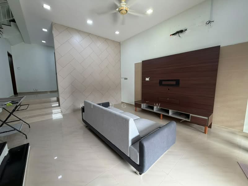 Rumah Teres 2 Tingkat untuk Dijual di Kampung Segambut Tengah (Segambut) - Kiing TW - Living Room - PropertyGuru.com.my