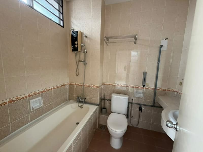 Rumah Teres 2 Tingkat untuk Dijual di Kampung Segambut Tengah (Segambut) - Kiing TW - Bathroom - PropertyGuru.com.my