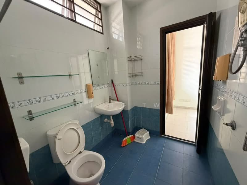 Rumah Teres 2 Tingkat untuk Dijual di Kampung Segambut Tengah (Segambut) - Kiing TW - Bathroom - PropertyGuru.com.my