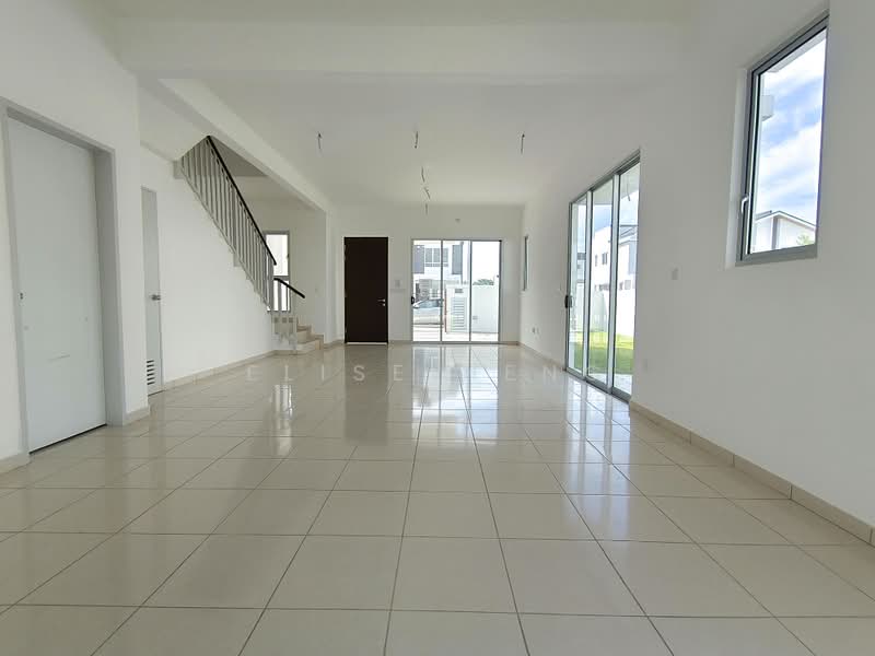 Rumah Teres 2 Tingkat untuk Dijual di Setia Ecohill (Semenyih) - Elise Heng - Living Room - PropertyGuru.com.my