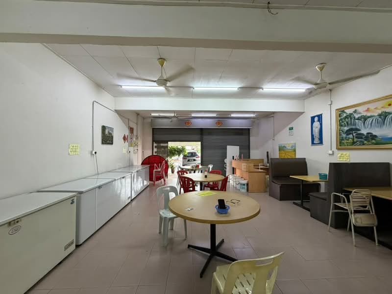 Shop for Sale in Taman Gunung Pulai (Kulai) - Danny See - Interior - PropertyGuru.com.my