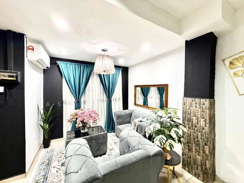 Rumah Teres 2 Tingkat untuk Dijual di Taman Serendah Makmur (Serendah) - Ashraff Daniel - Living Room - PropertyGuru.com.my
