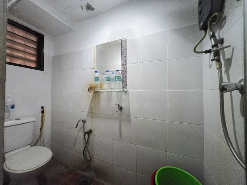 Rumah Flat untuk Dijual di Regal Regina Court - Zul Syafiq - Bathroom - PropertyGuru.com.my