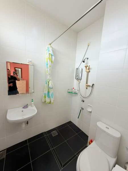 Rumah Kluster untuk Dijual di Setia Tropika (Johor Bahru) - Shirley Pang - Bathroom - PropertyGuru.com.my