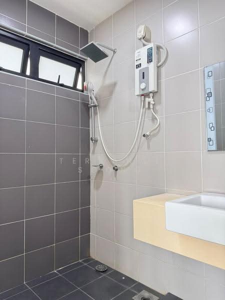 Kediaman Servis untuk Disewa di Meridin Suites @ The Meridin - Terrance Soong - Bathroom - PropertyGuru.com.my