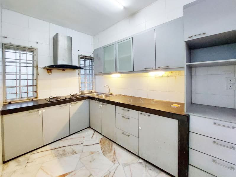 Terraced House for Sale in Bandar Putra Permai (Seri Kembangan) - Sky Wong - Kitchen - PropertyGuru.com.my