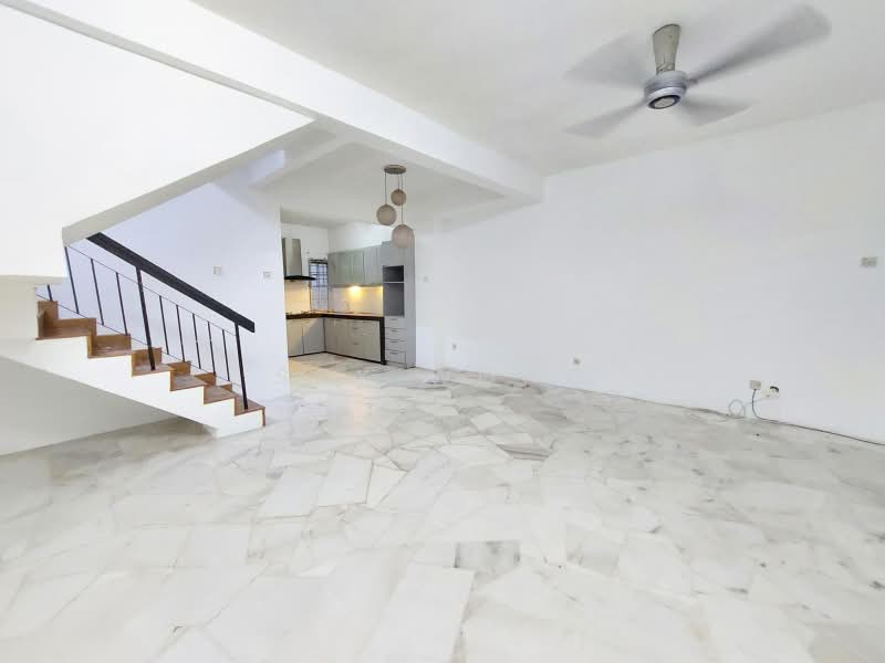 Terraced House for Sale in Bandar Putra Permai (Seri Kembangan) - Sky Wong - Kitchen - PropertyGuru.com.my