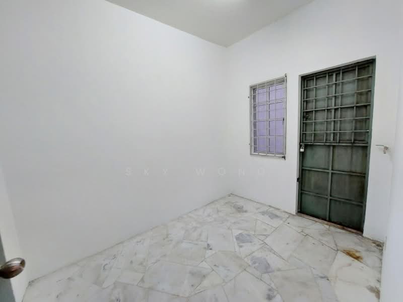 Terraced House for Sale in Bandar Putra Permai (Seri Kembangan) - Sky Wong - Interior - PropertyGuru.com.my