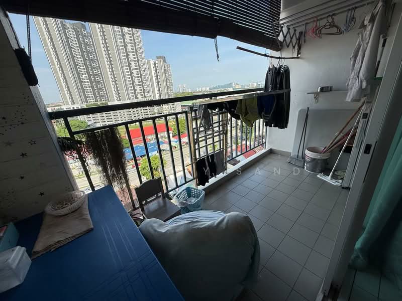 Kondominium untuk Dijual di Casa Tropika - GAN WEY SAND - Balcony - PropertyGuru.com.my