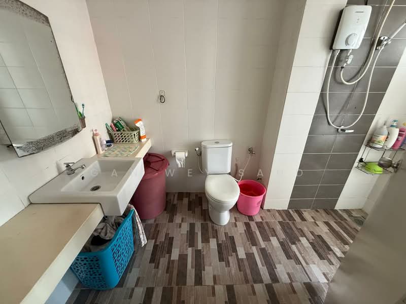 Kondominium untuk Dijual di Casa Tropika - GAN WEY SAND - Bathroom - PropertyGuru.com.my