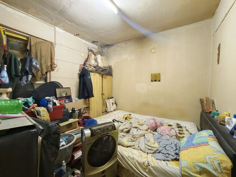 Flat for Sale at Flat Taman Ungku Tun Aminah - Wilson Teh - Bedroom - PropertyGuru.com.my