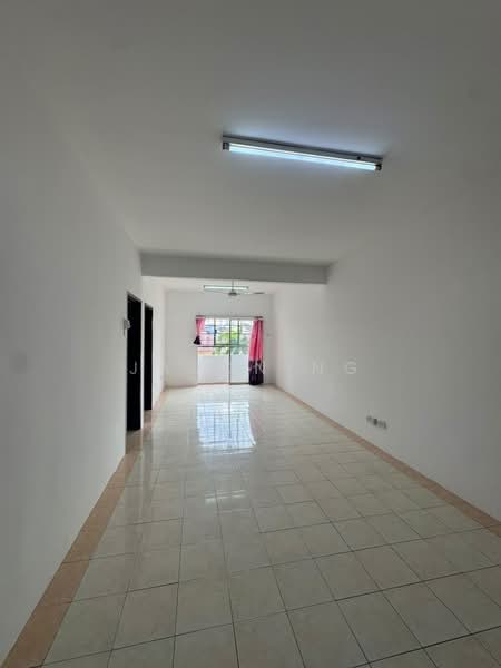 Pangsapuri untuk Dijual di Bayu Villa - Jason Ng - Living Room - PropertyGuru.com.my