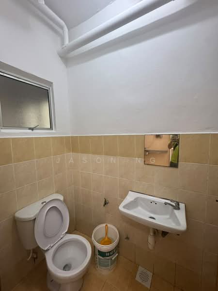Pangsapuri untuk Dijual di Bayu Villa - Jason Ng - Bathroom - PropertyGuru.com.my