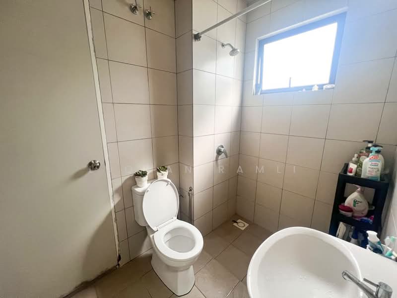 2-storey Terraced House for Sale in Bandar Sungai Long (Selangor) - Luqman Ramli - Bathroom - PropertyGuru.com.my
