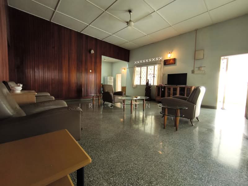 Rumah Banglo untuk Dijual di Seksyen 12 (Petaling Jaya) - JR Chong - Living Room - PropertyGuru.com.my