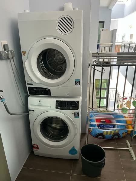Kondominium untuk Disewa di Royal Oak Kuching - Jeno Tan - Balcony - PropertyGuru.com.my
