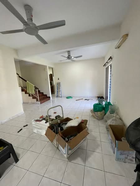 Rumah Teres untuk Disewa di Taman Aman Putra (Puchong) - GAN WEY SAND - Living Room - PropertyGuru.com.my
