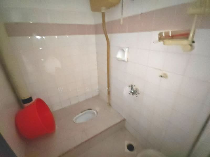 Rumah Teres 2-Tingkat untuk Dijual di Kawasan Perindustrian Pasir Gudang (Pasir Gudang) - Wilson Teh - Bathroom - PropertyGuru.com.my