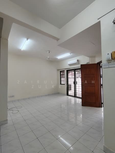 Rumah Teres 2 Tingkat untuk Disewa di Bandar Baru Bangi (Selangor) - Zairul Asrah Zulkefli - Living Room - PropertyGuru.com.my