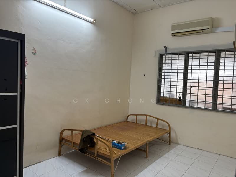 Rumah Berkembar untuk Dijual di Batu 9 (Cheras) - CK Chong - Bedroom - PropertyGuru.com.my