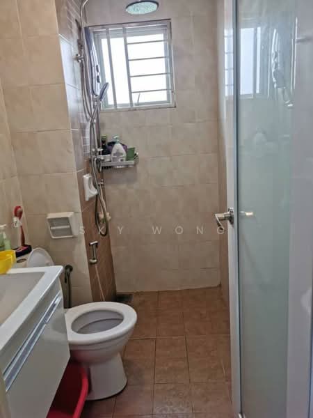 Apartment for Sale at Puteri Bayu Apartment - Sky Wong - Bathroom - PropertyGuru.com.my
